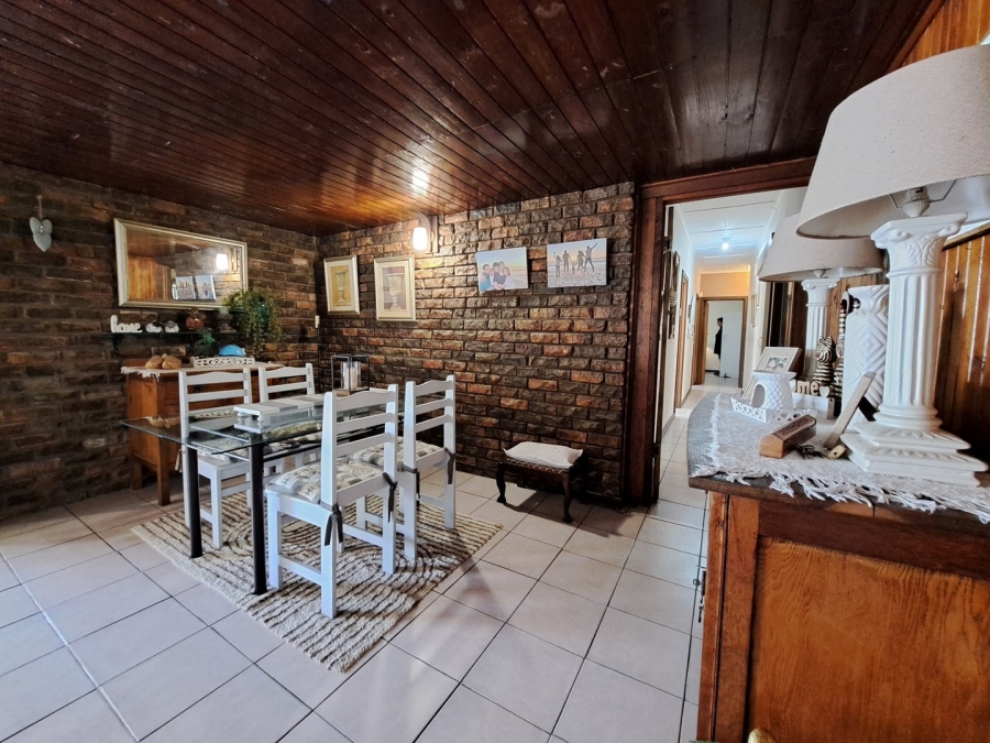 3 Bedroom Property for Sale in Summerpride Eastern Cape